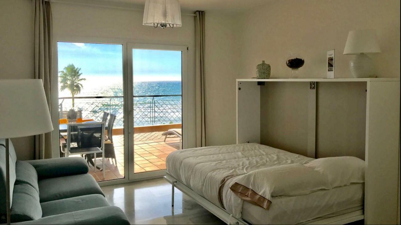 Mi Capricho C16 Beachfront Apartment Sitio de Calahonda Kültér fotó